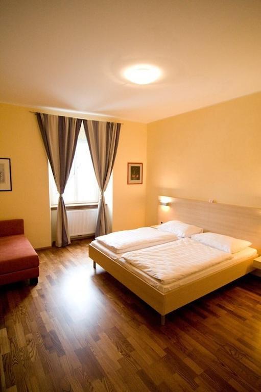 Gasthof Ludl Gross-Enzersdorf Bilik gambar